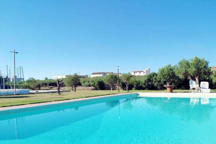 Hotel with Pool
