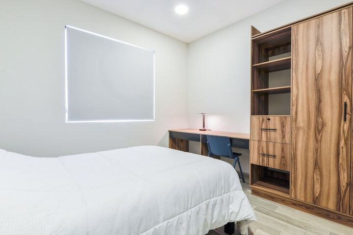 Room 70 of 228
