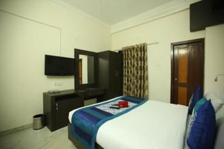 Room 9 of 23