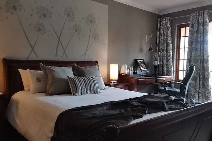 Room 3 of 32