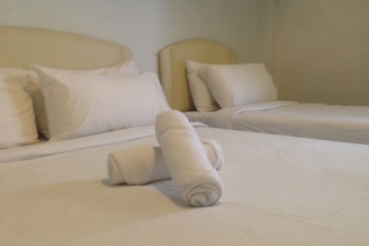 Room 6 of 52