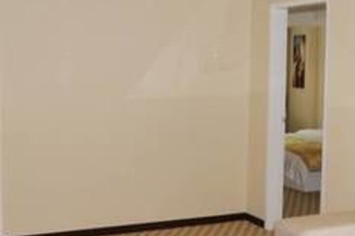 Room 65 of 83