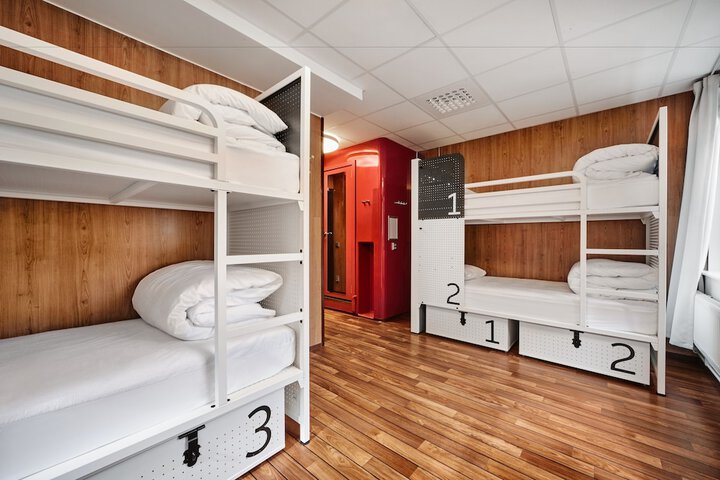 Room 9 of 65