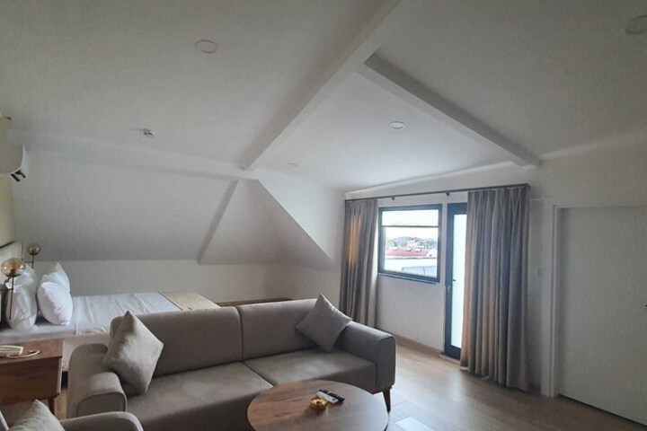 Room 16 of 23