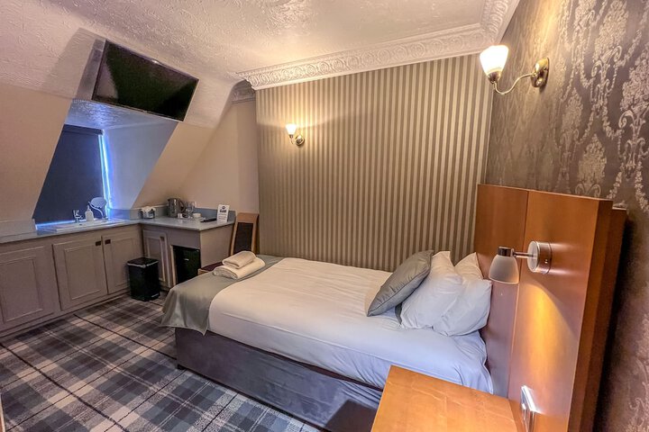 Room 7 of 97
