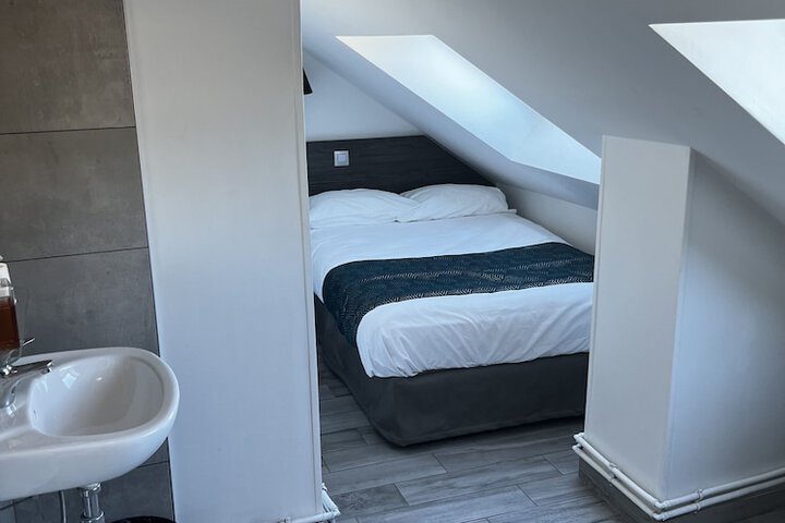 Room 50 of 72