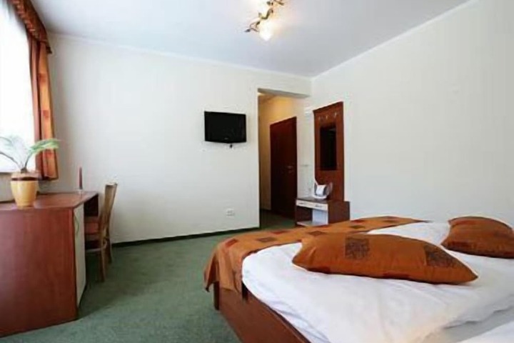 Room 2 of 19