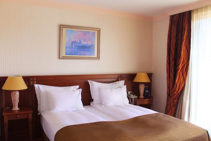 Room 20 of 84