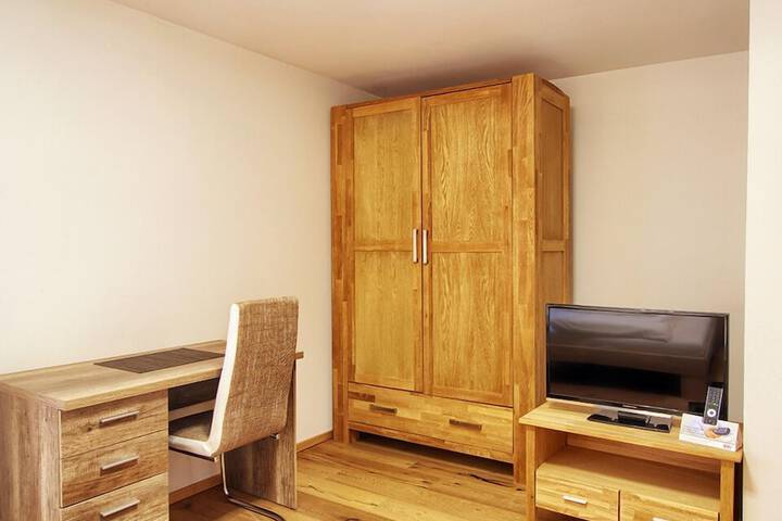Room 6 of 24