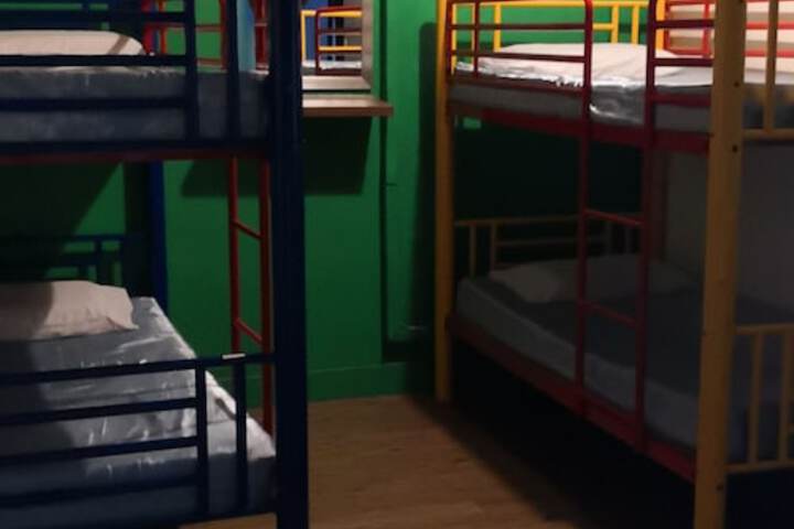 Room 16 of 50