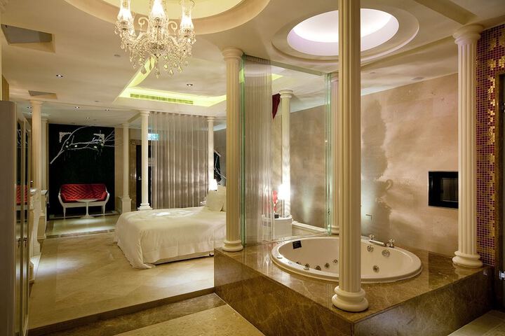 Room 9 of 57