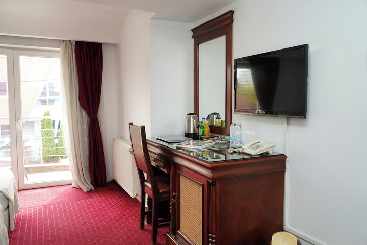Room 19 of 36