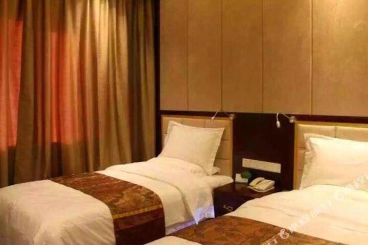 Baixiang Holiday Hotel (Harbin East Railway Station)