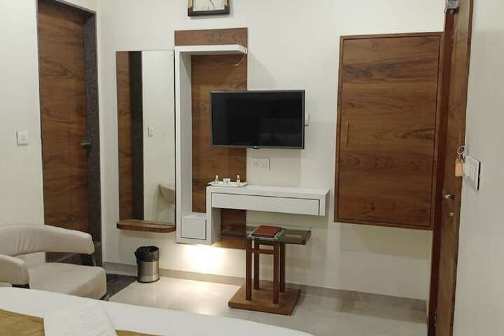 Room 14 of 29