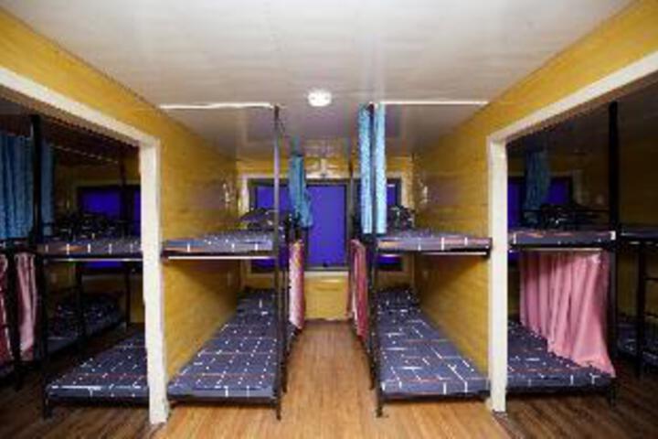 Room 9 of 9