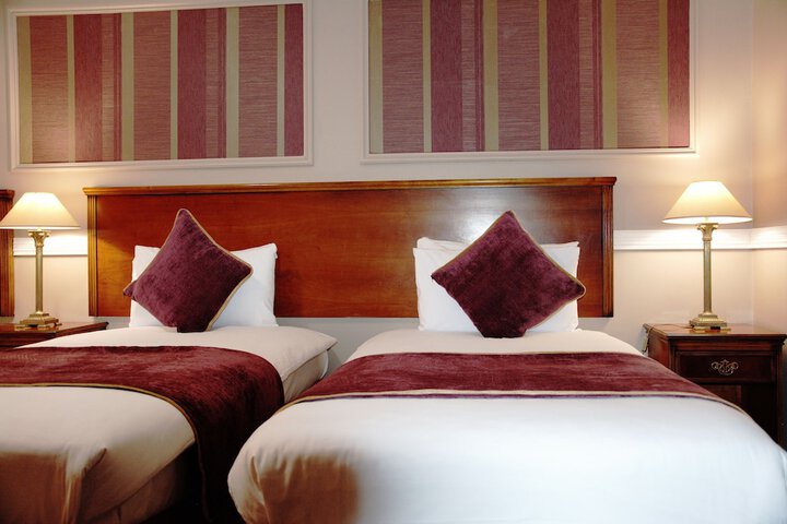 Room 5 of 41
