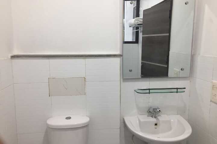 Room 12 of 18
