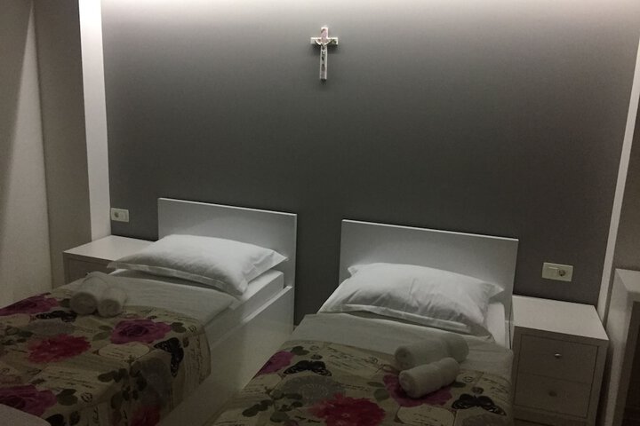 Room 19 of 79