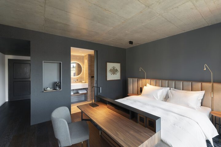Room 8 of 14