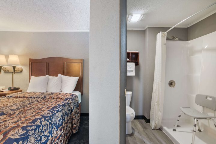 2 Double Beds Accessible Room (11 of 18)