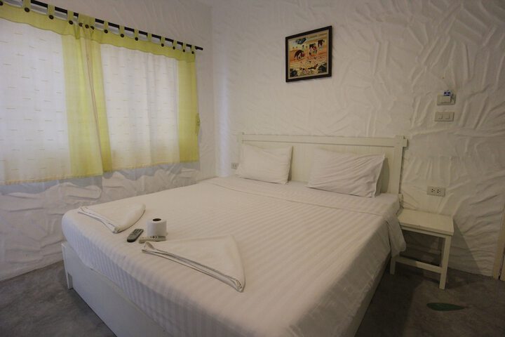 Room 3 of 12