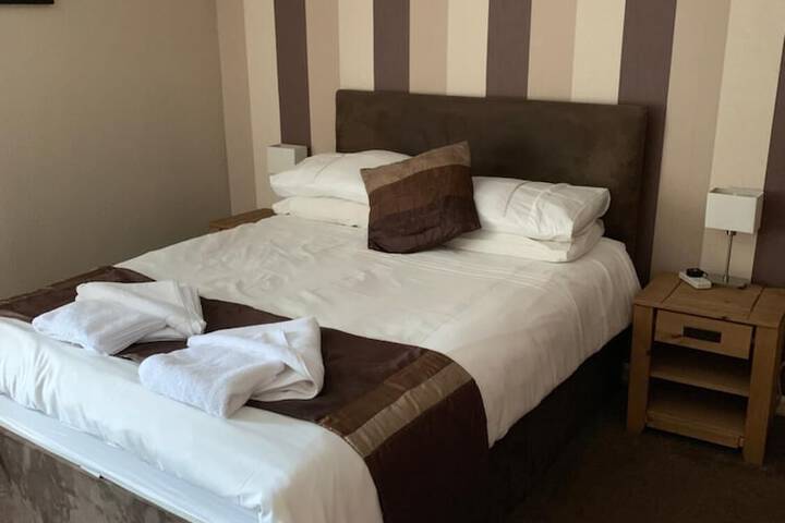 Room 4 of 20