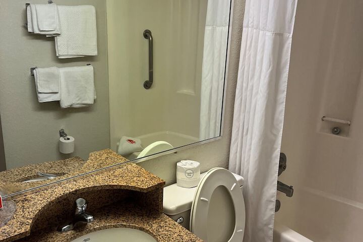 Room 17 of 18