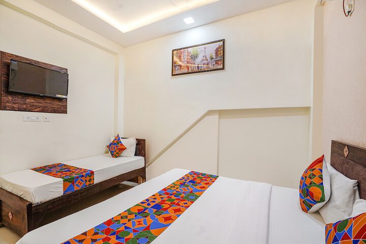 Room 10 of 26