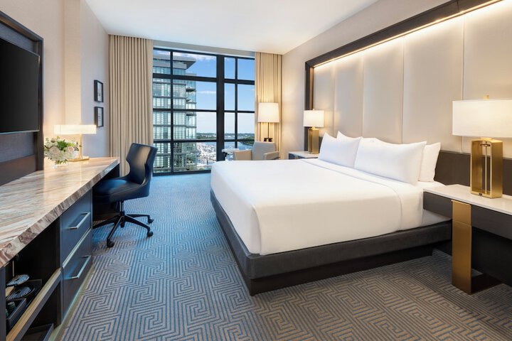 Room 54 of 179
