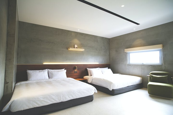 Room 32 of 138