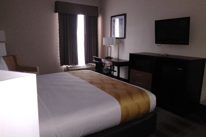 Room 4 of 52