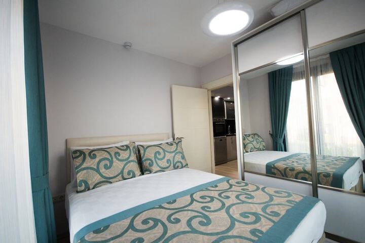 Room 8 of 34