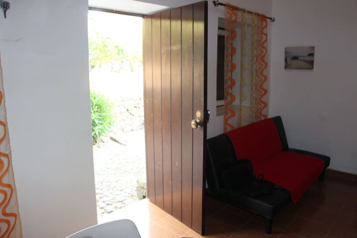 Room 6 of 11