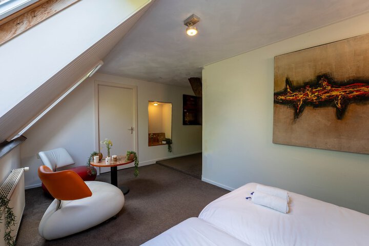 Room 32 of 110