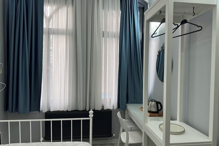 Room 7 of 82