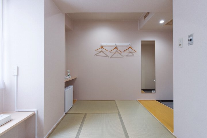 Room 15 of 100