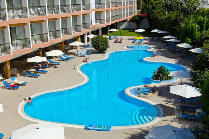 Pool 50 of 123