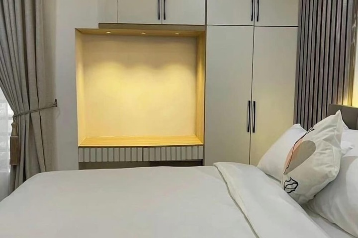 Room 11 of 31
