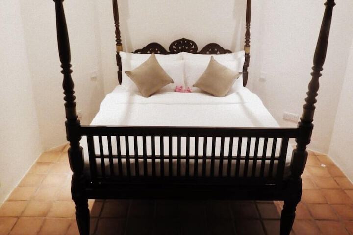 Room 5 of 23