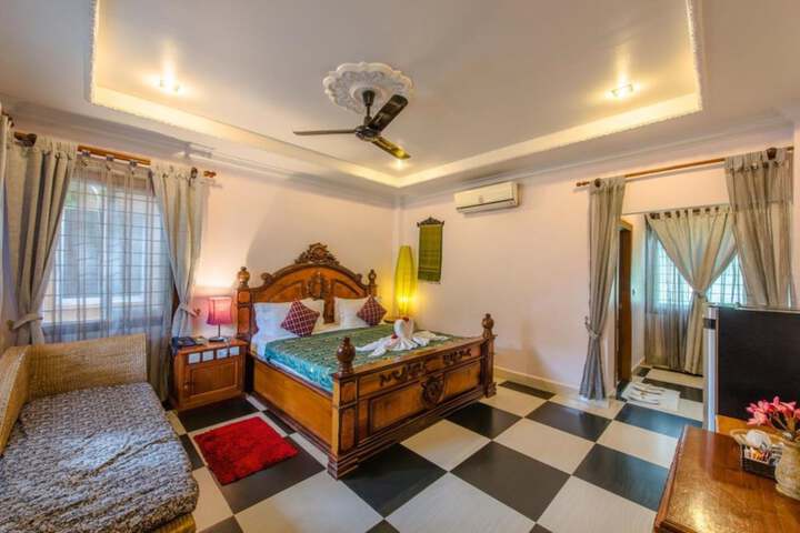 Room 10 of 36