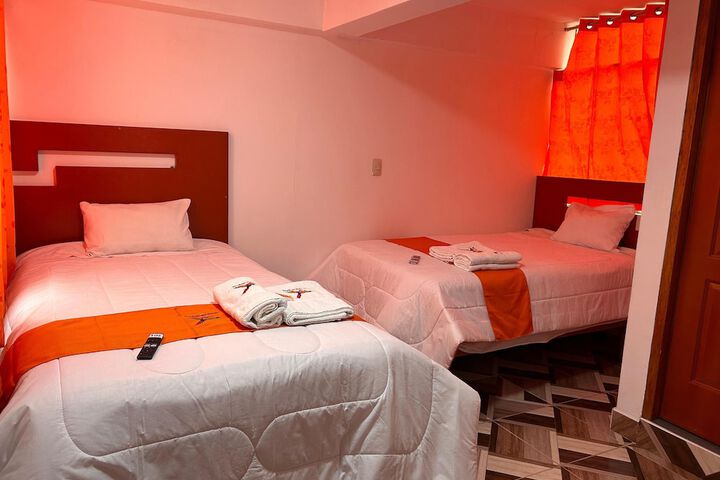 Room 4 of 9