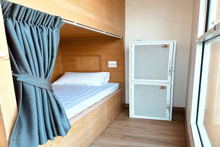 Room 13 of 32
