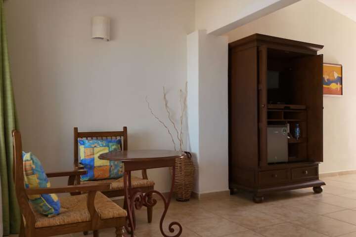 Room 16 of 103
