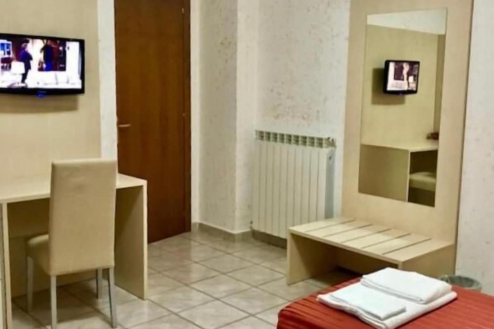 Room 15 of 46