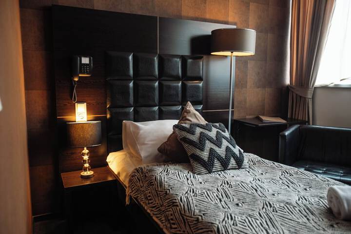 Room 8 of 70