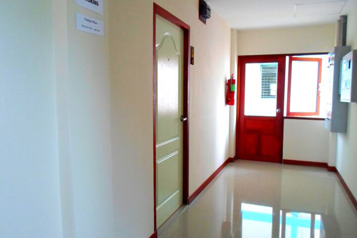 Ballroom/Hall 19 of 22