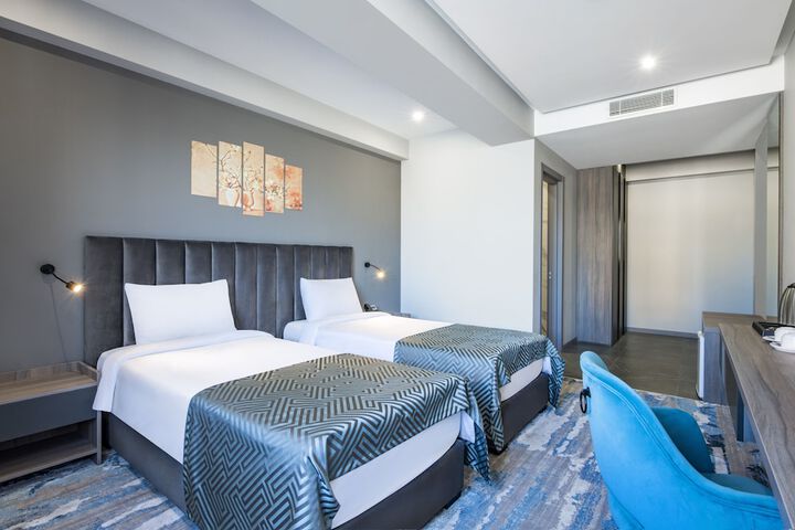 Room 10 of 47