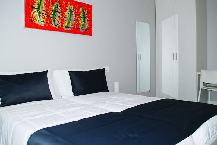 Room 2 of 35