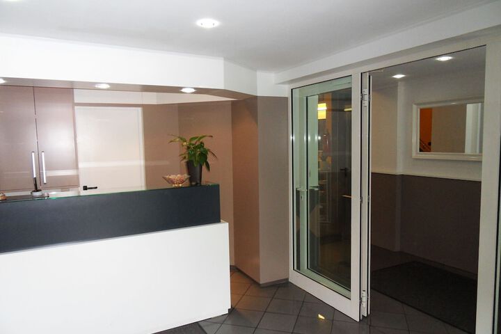 Entrance & Lobby