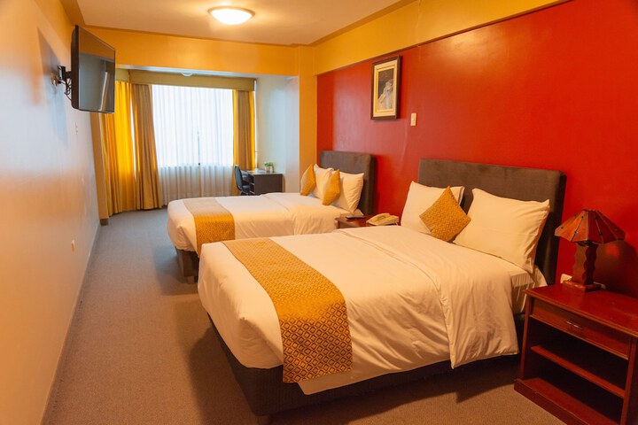 Room 9 of 26